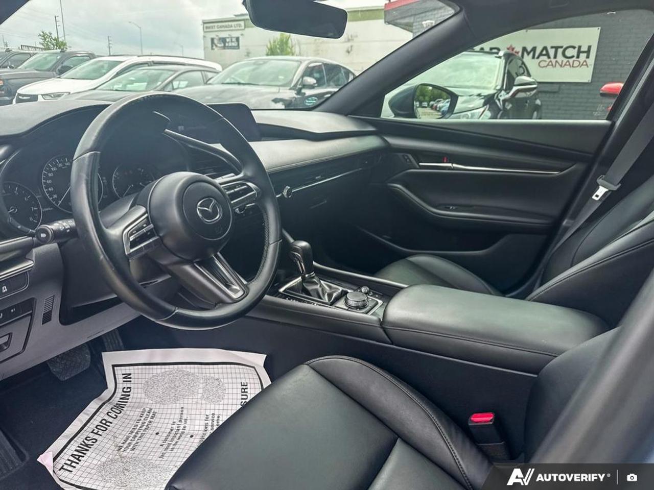 2019 Mazda MAZDA3 GS LUXURY / AWD / LEATHER / ROOF / HTD SEATS / Photo