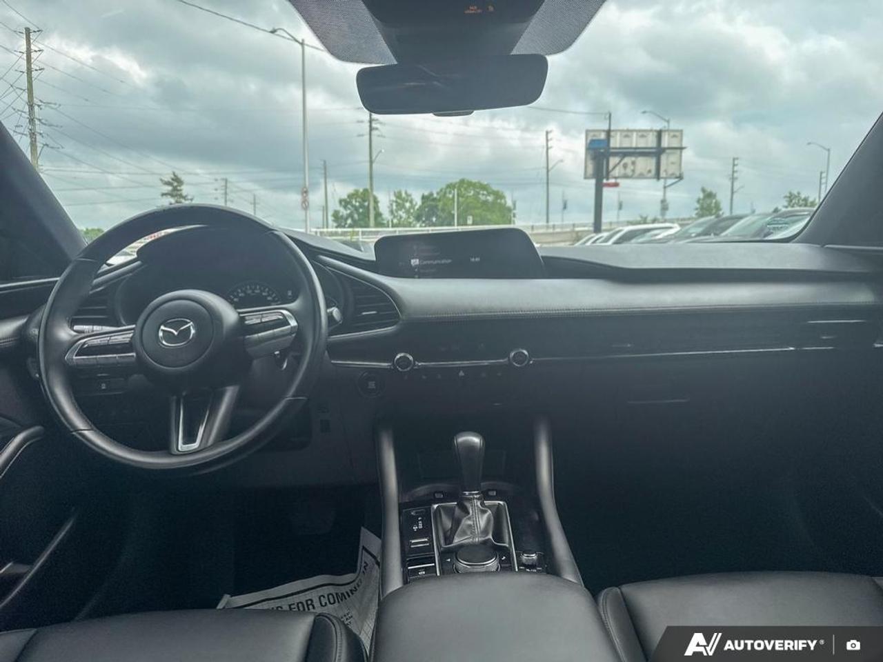 2019 Mazda MAZDA3 GS LUXURY / AWD / LEATHER / ROOF / HTD SEATS / Photo