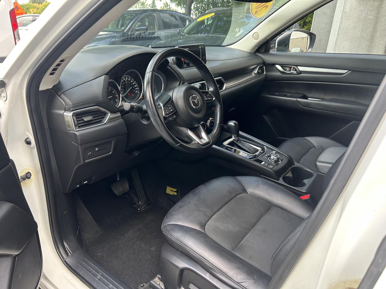 2017 Mazda CX-5 GS AWD, NAV, BACK-UP CAM, AND MORE!! Photo