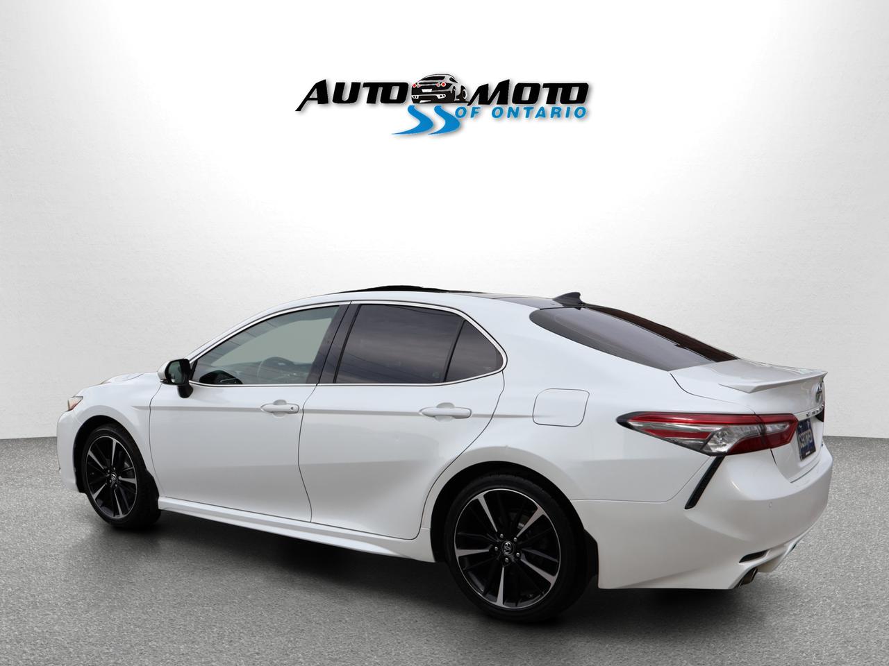 2018 Toyota Camry XSE CERTIFIED *ACCIDENT FREE*TOYOTA MAINTAIN* CAMERA NAV BLUETOOTH LEATHER HEATED SEATS PANO ROOF CRUISE ALLOYS Photo4