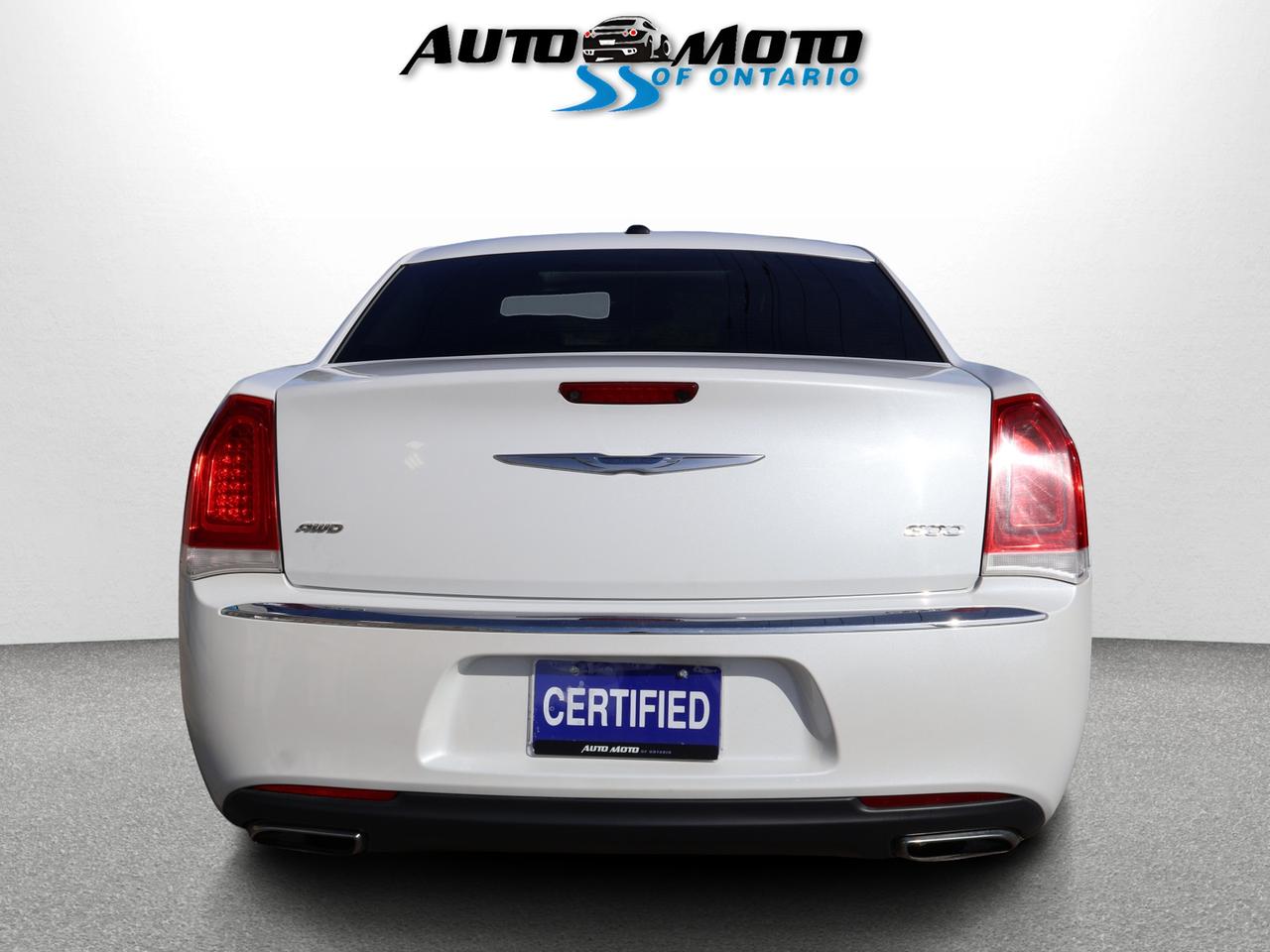 2015 Chrysler 300 TOURING AWD CERTIFIED *ACCIDENT FREE*SERVICE RECORDS* CAMERA NAV BLUETOOTH LEATHRE HEATED SEATS PANO ROOF CRUISE ALLOYS Photo4