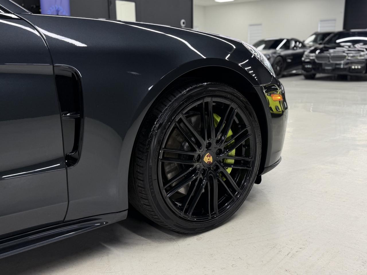 2018 Porsche Panamera 4 E-HYBRID|PANO|CHRONO|BSM|AIR SUSPN.| Photo