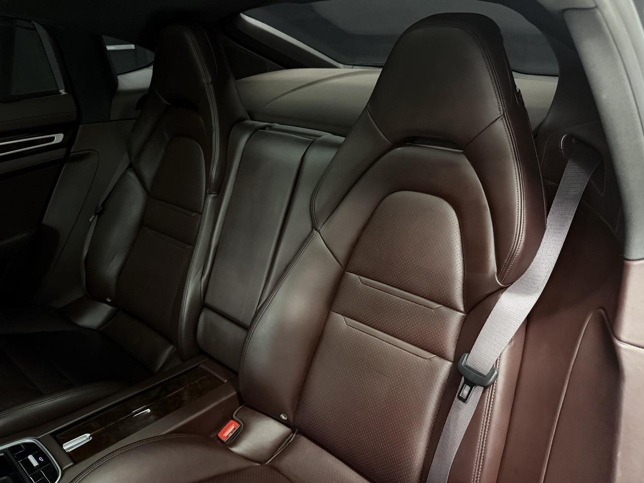 2018 Porsche Panamera 4 E-HYBRID|PANO|CHRONO|BSM|AIR SUSPN.| Photo