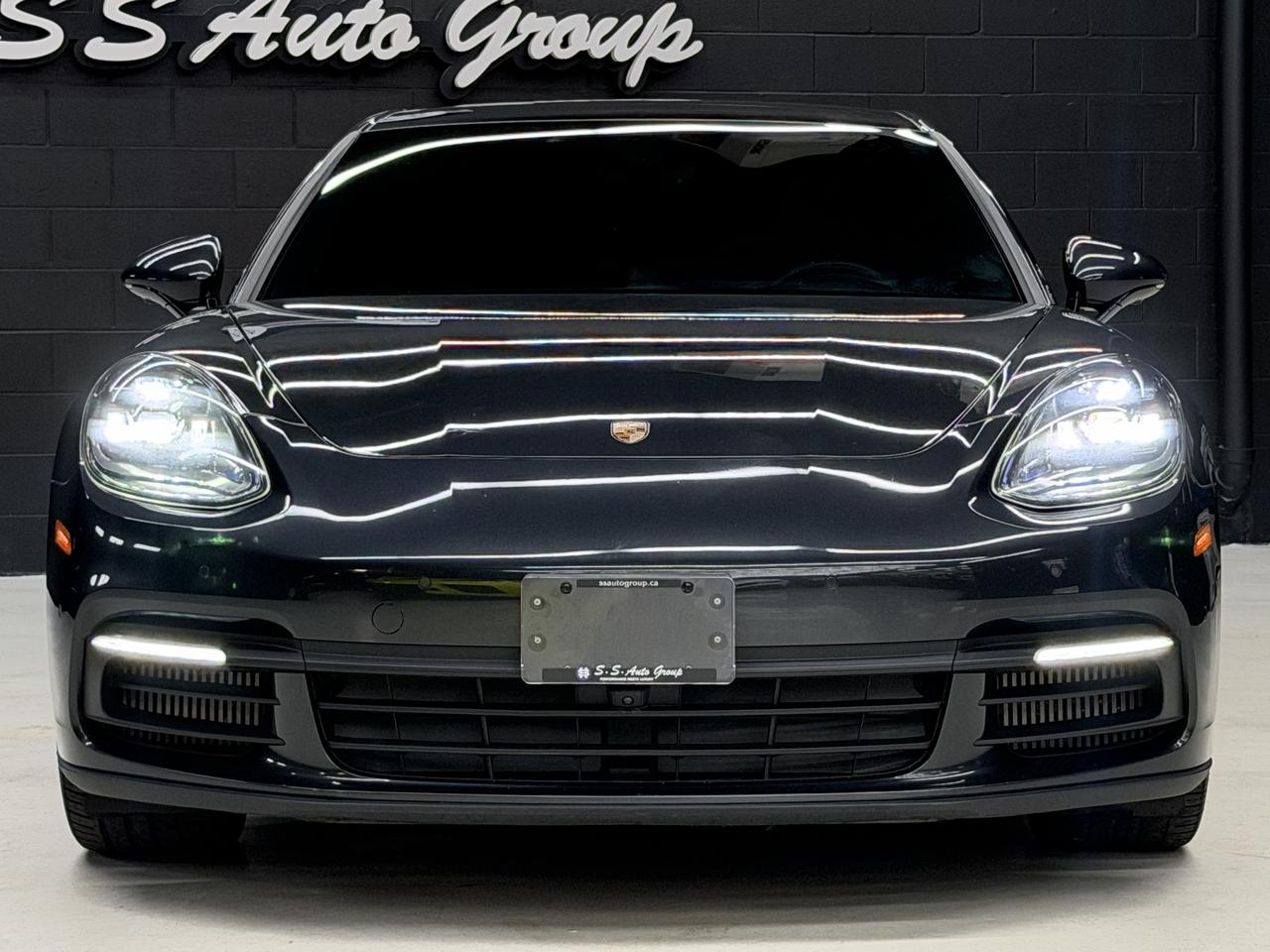 2018 Porsche Panamera 4 E-HYBRID|PANO|CHRONO|BSM|AIR SUSPN.| Photo