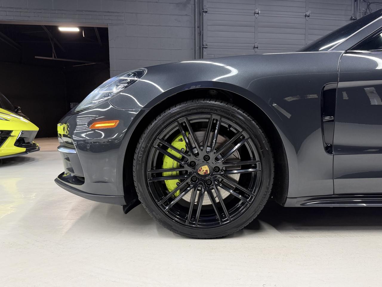 2018 Porsche Panamera 4 E-HYBRID|PANO|CHRONO|BSM|AIR SUSPN.| Photo