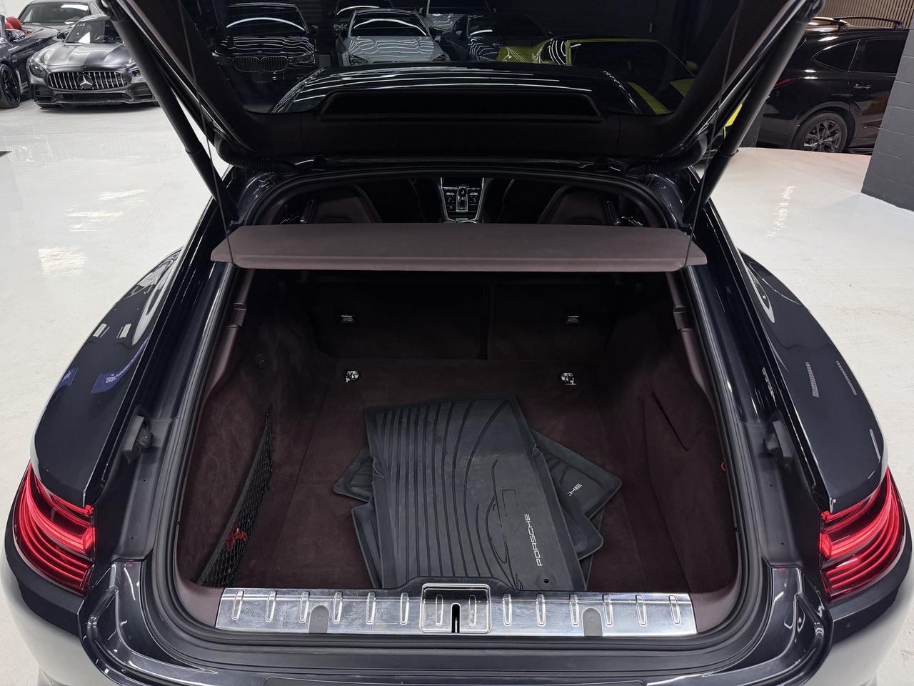 2018 Porsche Panamera 4 E-HYBRID|PANO|CHRONO|BSM|AIR SUSPN.| Photo
