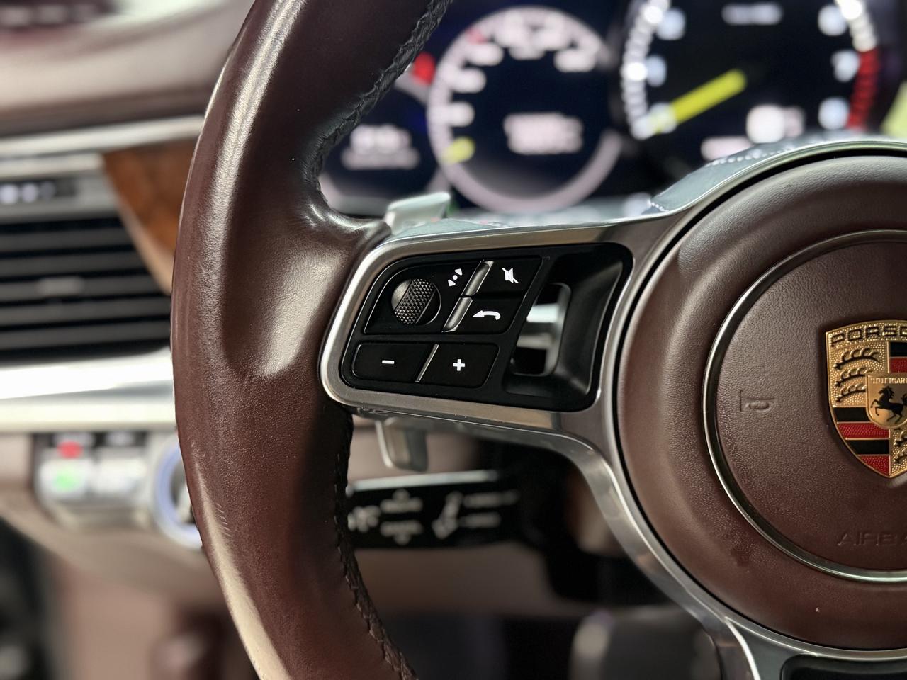 2018 Porsche Panamera 4 E-HYBRID|PANO|CHRONO|BSM|AIR SUSPN.| Photo