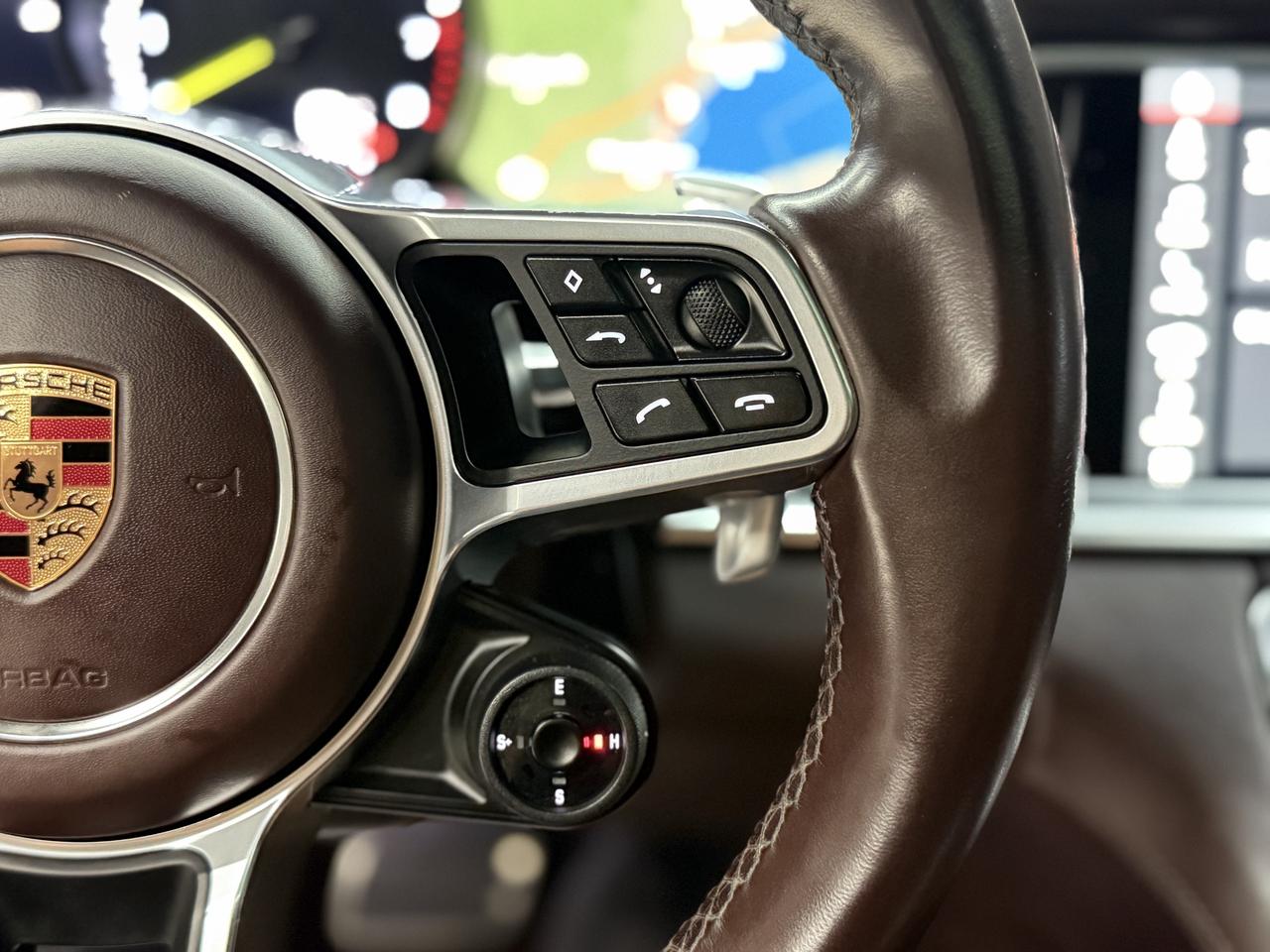 2018 Porsche Panamera 4 E-HYBRID|PANO|CHRONO|BSM|AIR SUSPN.| Photo