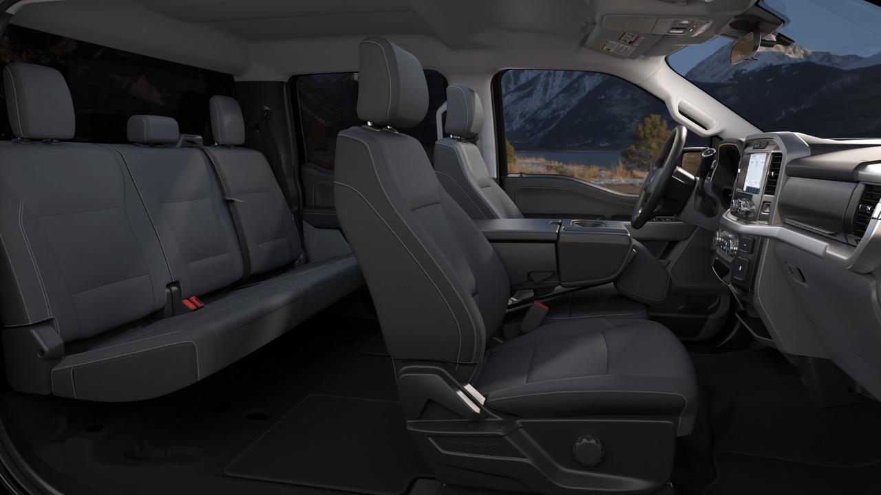 2023 Ford F-150 XLT 4WD SuperCrew 5.5' Box Photo
