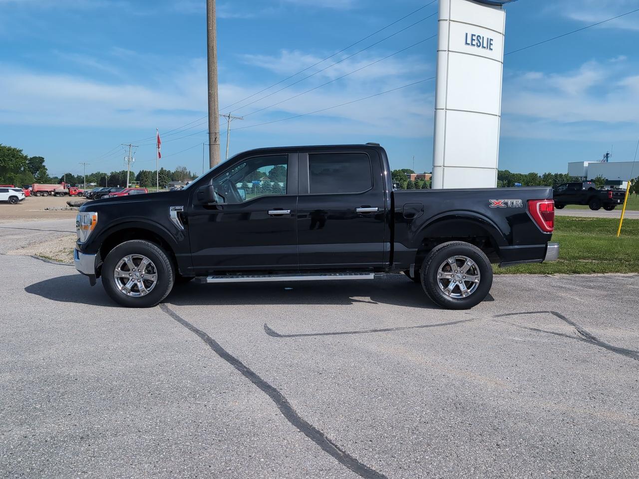 2023 Ford F-150 XLT 4WD SuperCrew 5.5' Box Photo2