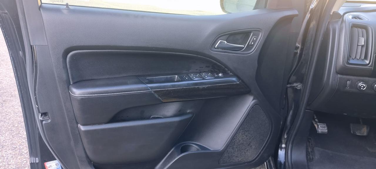 2019 GMC Canyon 4WD SLE Photo