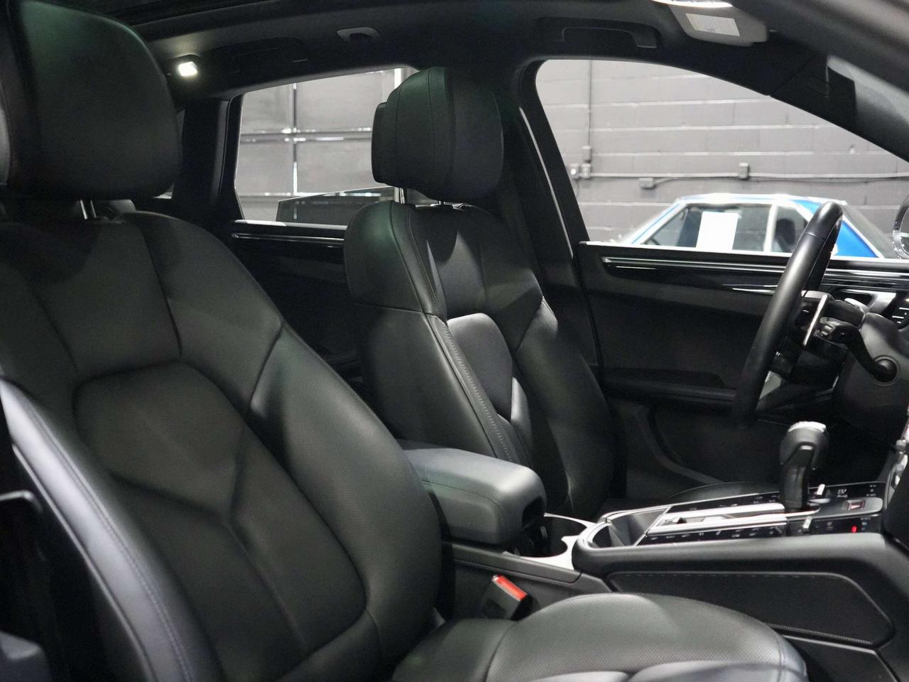 2023 Porsche Macan S|AUTOPARK|BOSE|360 CAM|LANE CHANGE ASSIST|PANO Photo