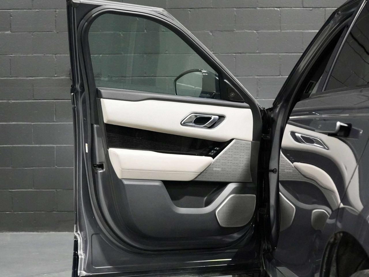 2019 Land Rover Range Rover Velar R-Dynamic SE|MERIDIAN SURROUND|PANO|DRIVER ASSIT Photo