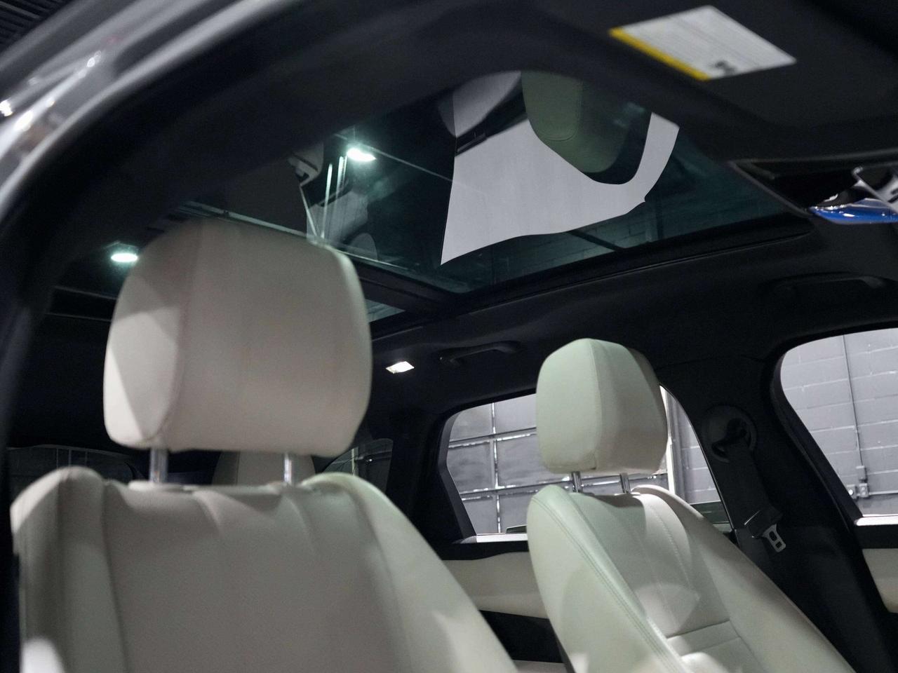 2019 Land Rover Range Rover Velar R-Dynamic SE|MERIDIAN SURROUND|PANO|DRIVER ASSIT Photo
