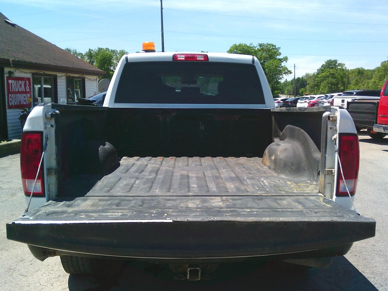 2017 RAM 1500 2WD Quad Cab 140.5  Tradesman Photo
