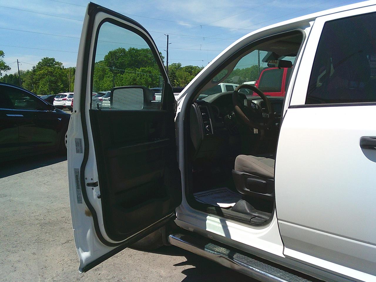 2017 RAM 1500 2WD Quad Cab 140.5  Tradesman Photo