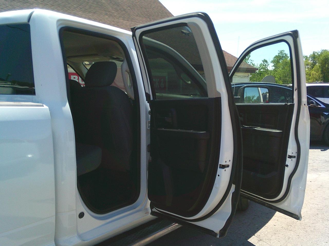 2017 RAM 1500 2WD Quad Cab 140.5  Tradesman Photo