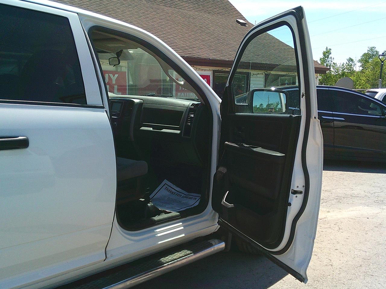 2017 RAM 1500 2WD Quad Cab 140.5  Tradesman Photo
