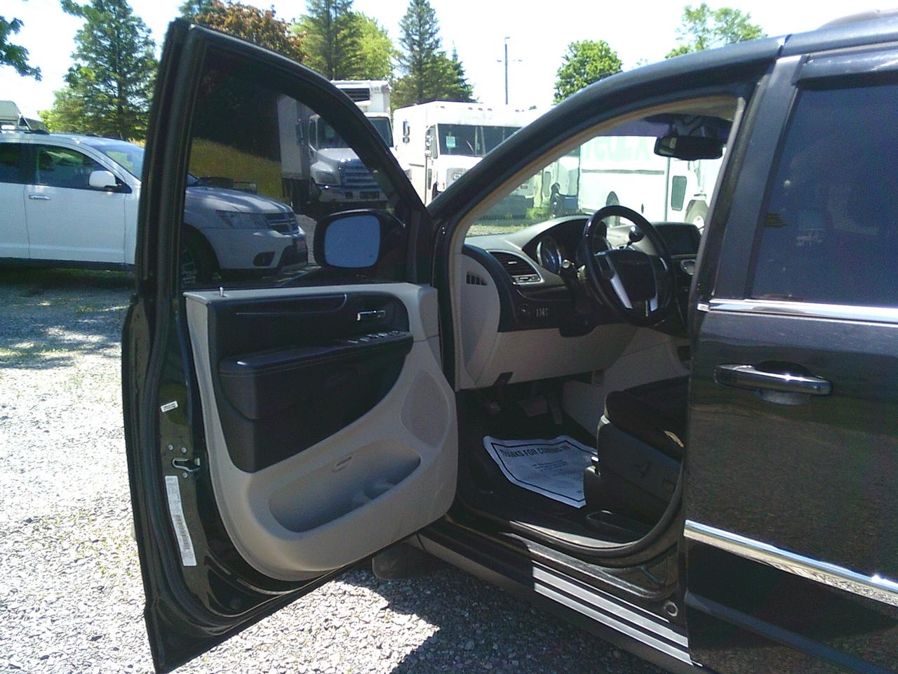 2016 Chrysler Town & Country 4DR WGN TOURING Photo
