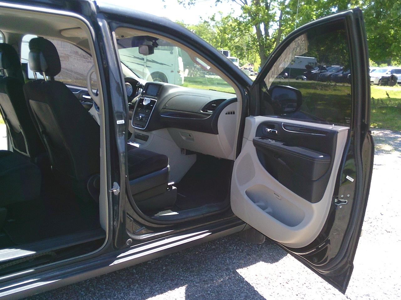 2016 Chrysler Town & Country 4DR WGN TOURING Photo