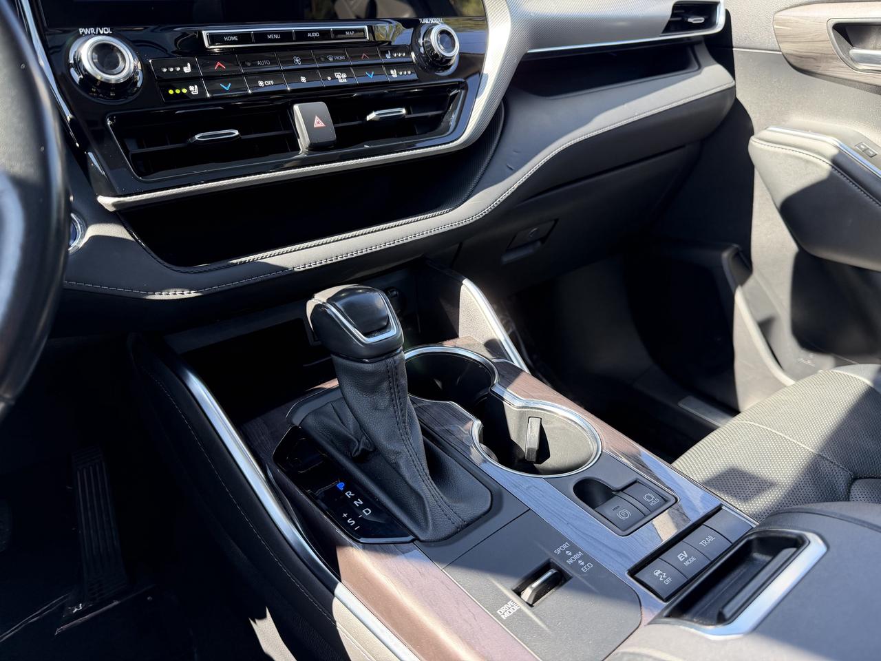 2022 Toyota Highlander HYBRID Limited AWD Photo