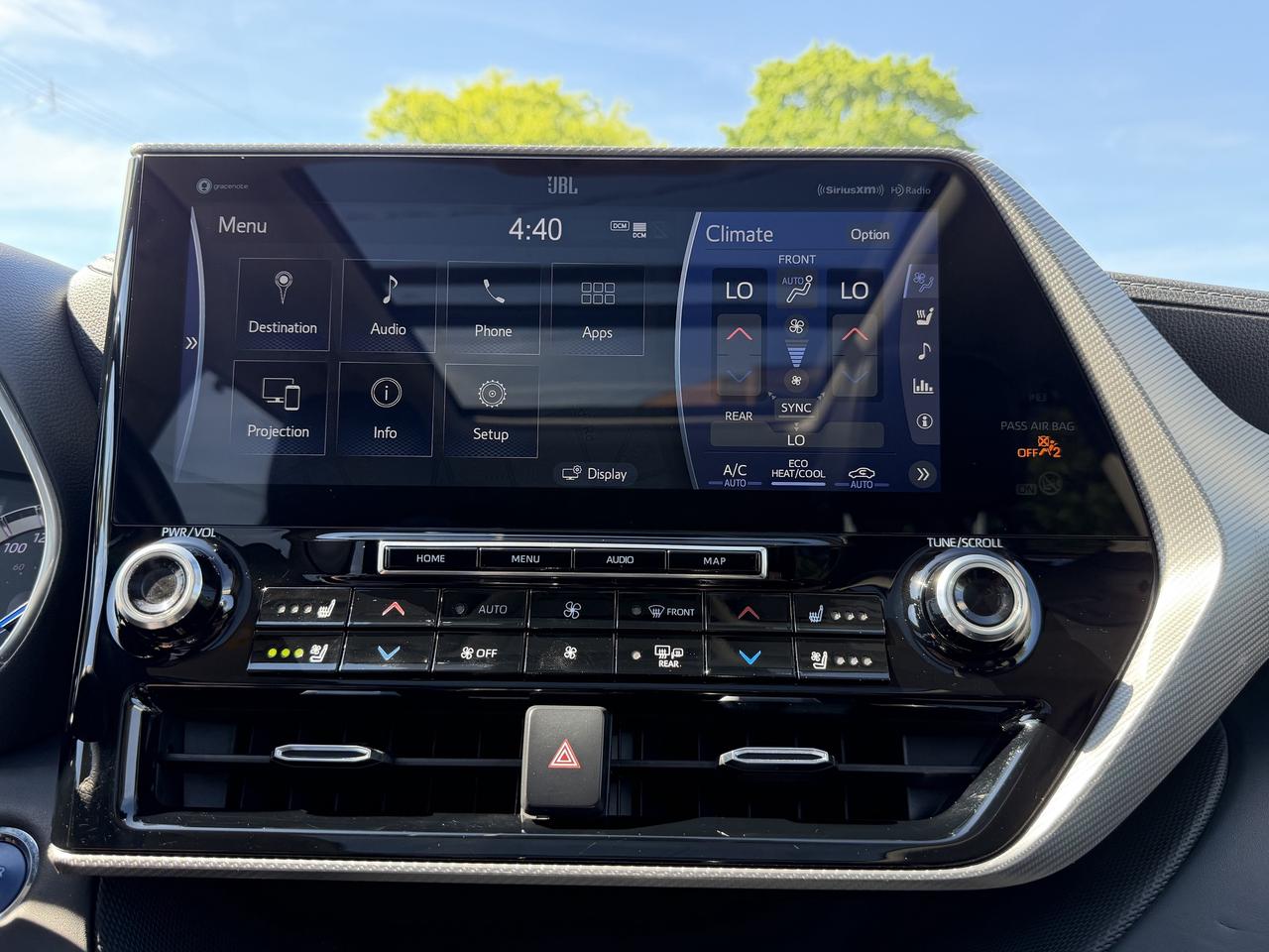 2022 Toyota Highlander HYBRID Limited AWD Photo