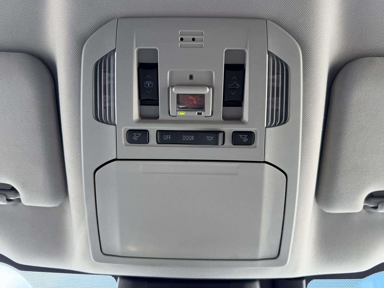 2022 Toyota Highlander HYBRID Limited AWD Photo