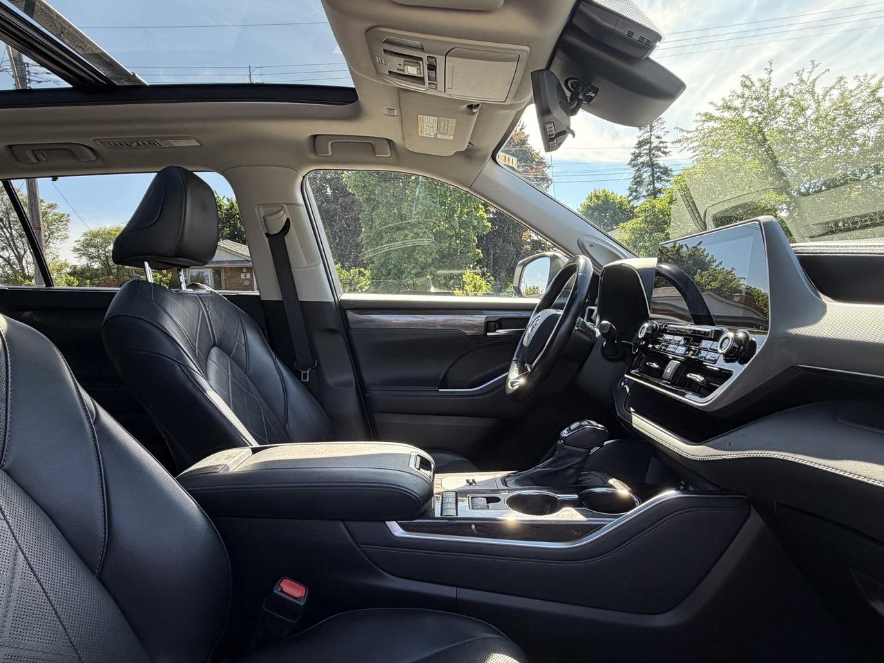 2022 Toyota Highlander HYBRID Limited AWD Photo