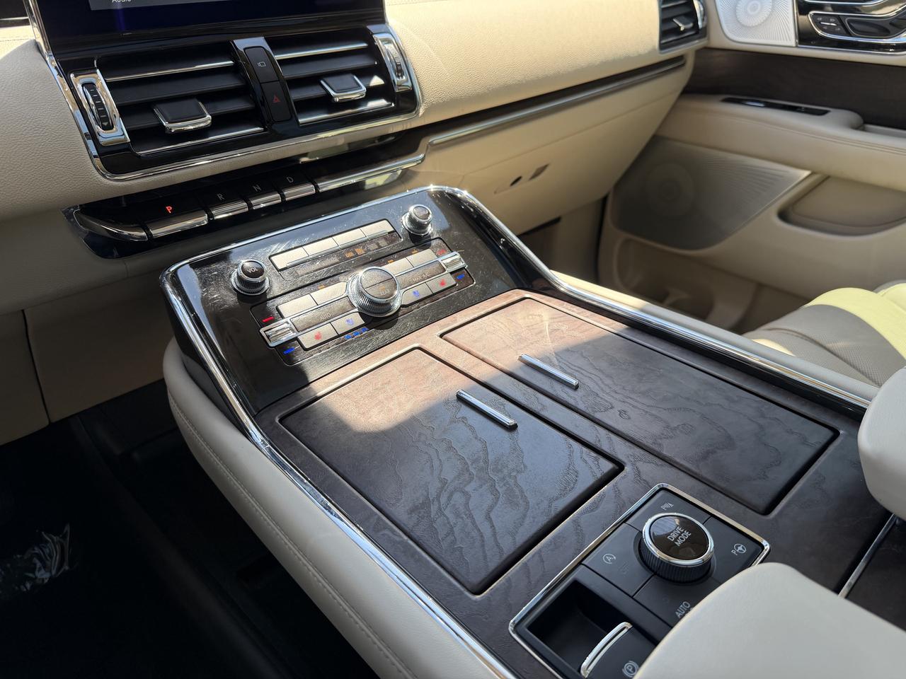 2019 Lincoln Navigator Reserve 4x4 Photo