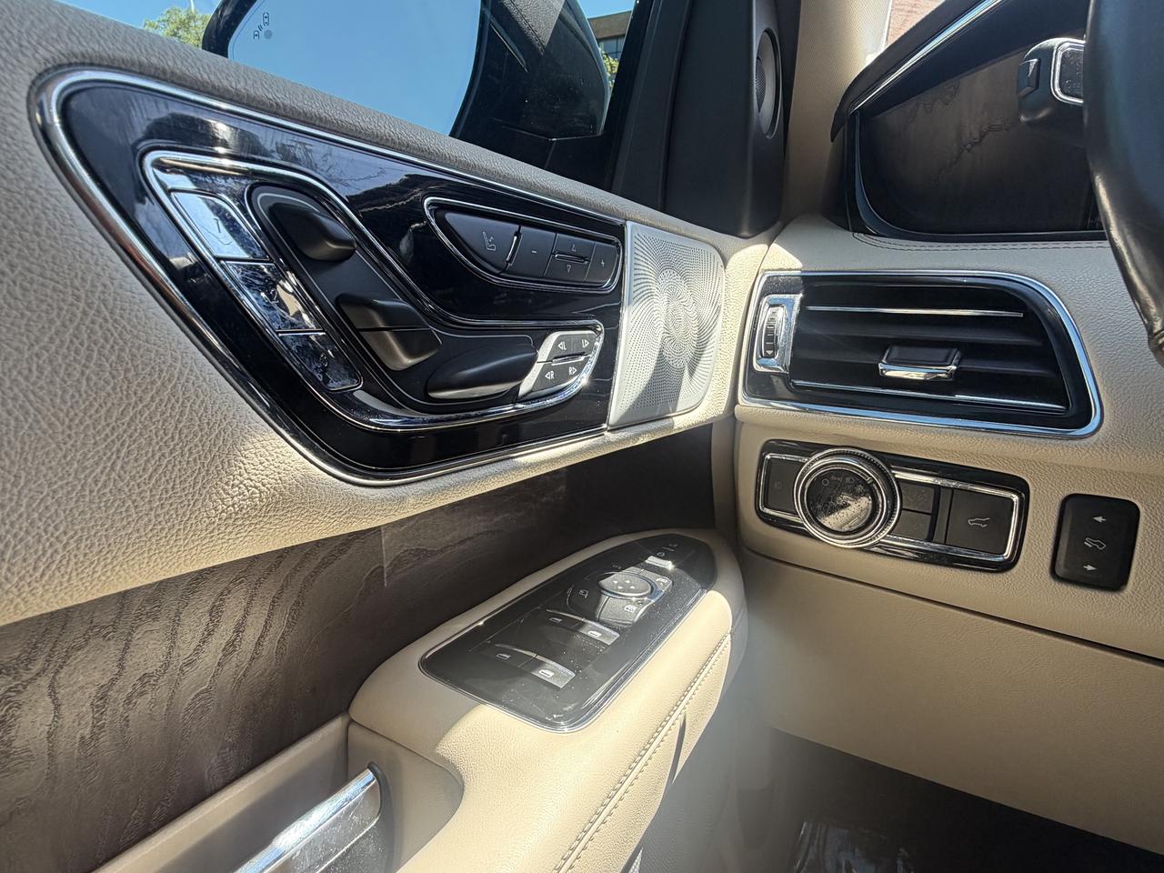 2019 Lincoln Navigator Reserve 4x4 Photo