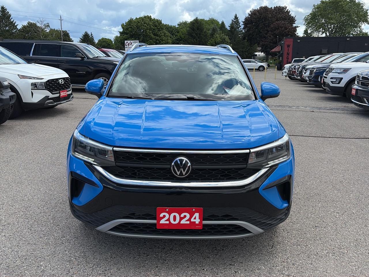 2024 Volkswagen Taos COMFORTLINE, CLEAN CARFAX, REMOTE START, SUNROOF! - Photo #3