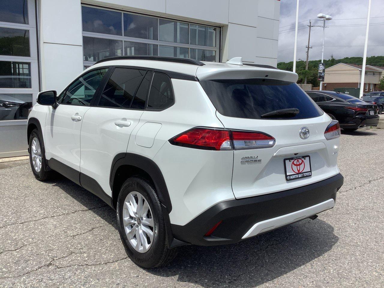 2023 Toyota Corolla Cross LE Photo