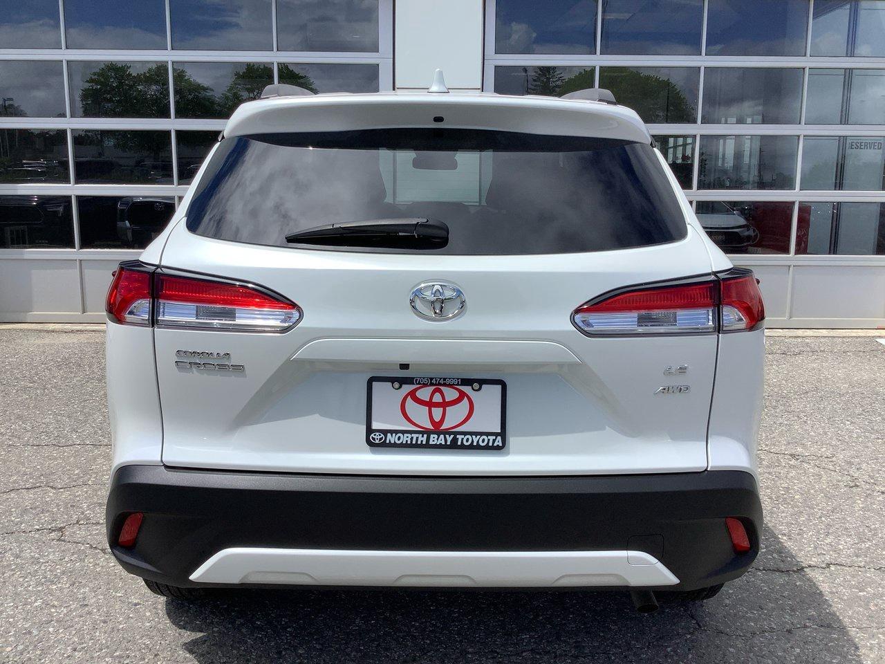 2023 Toyota Corolla Cross LE Photo