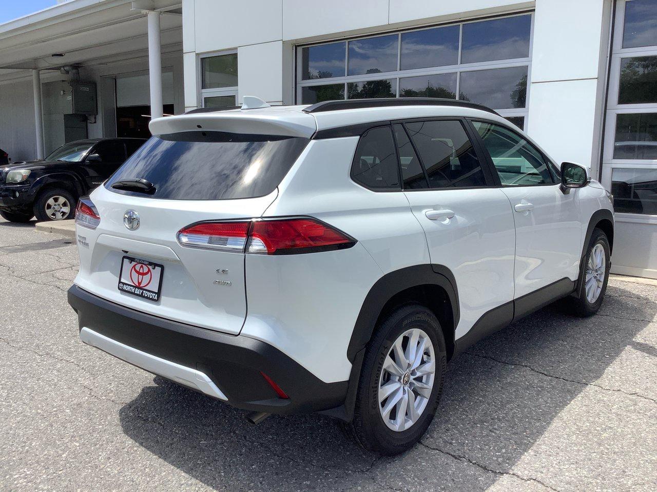 2023 Toyota Corolla Cross LE Photo