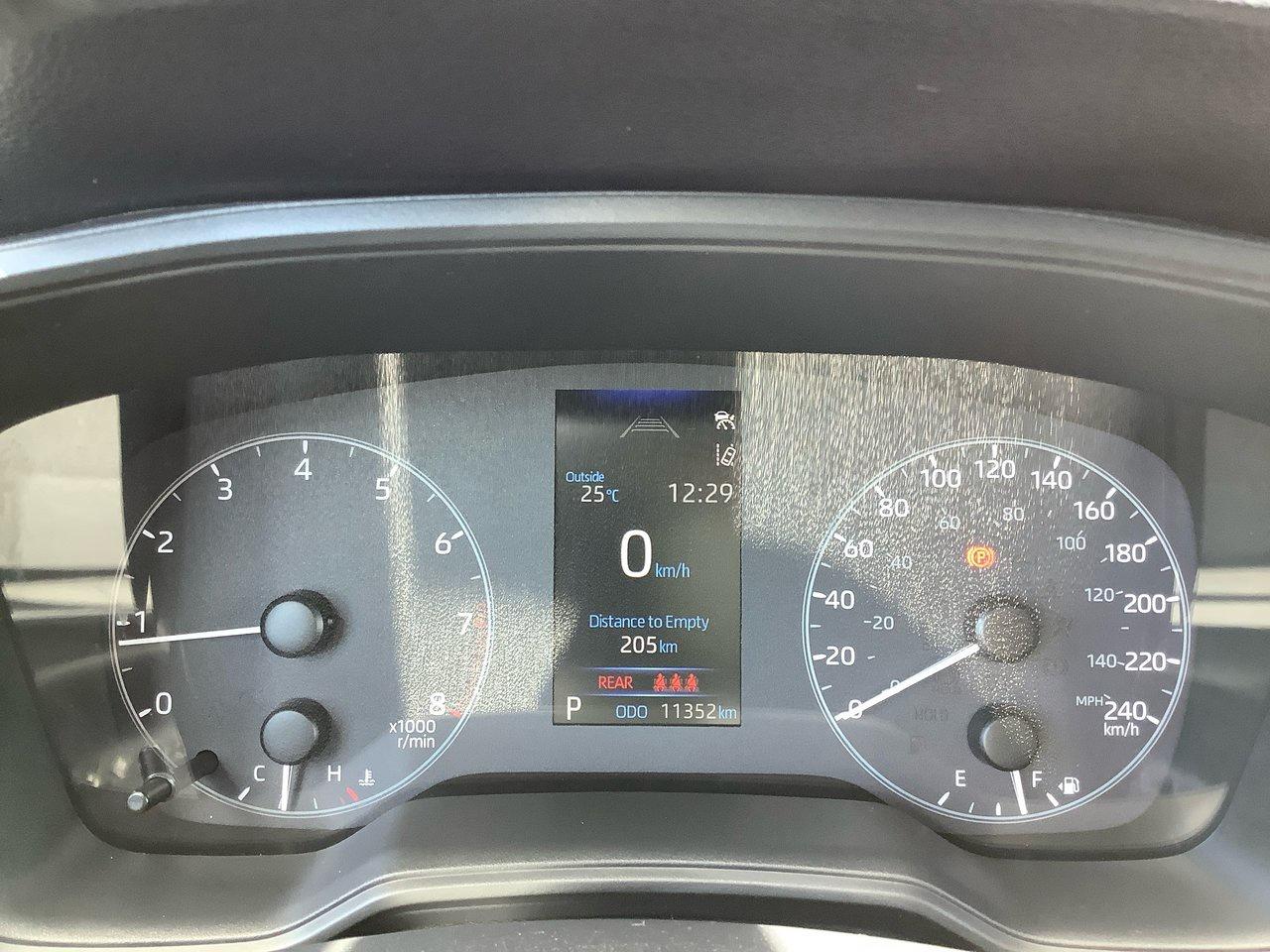 2023 Toyota Corolla Cross LE Photo