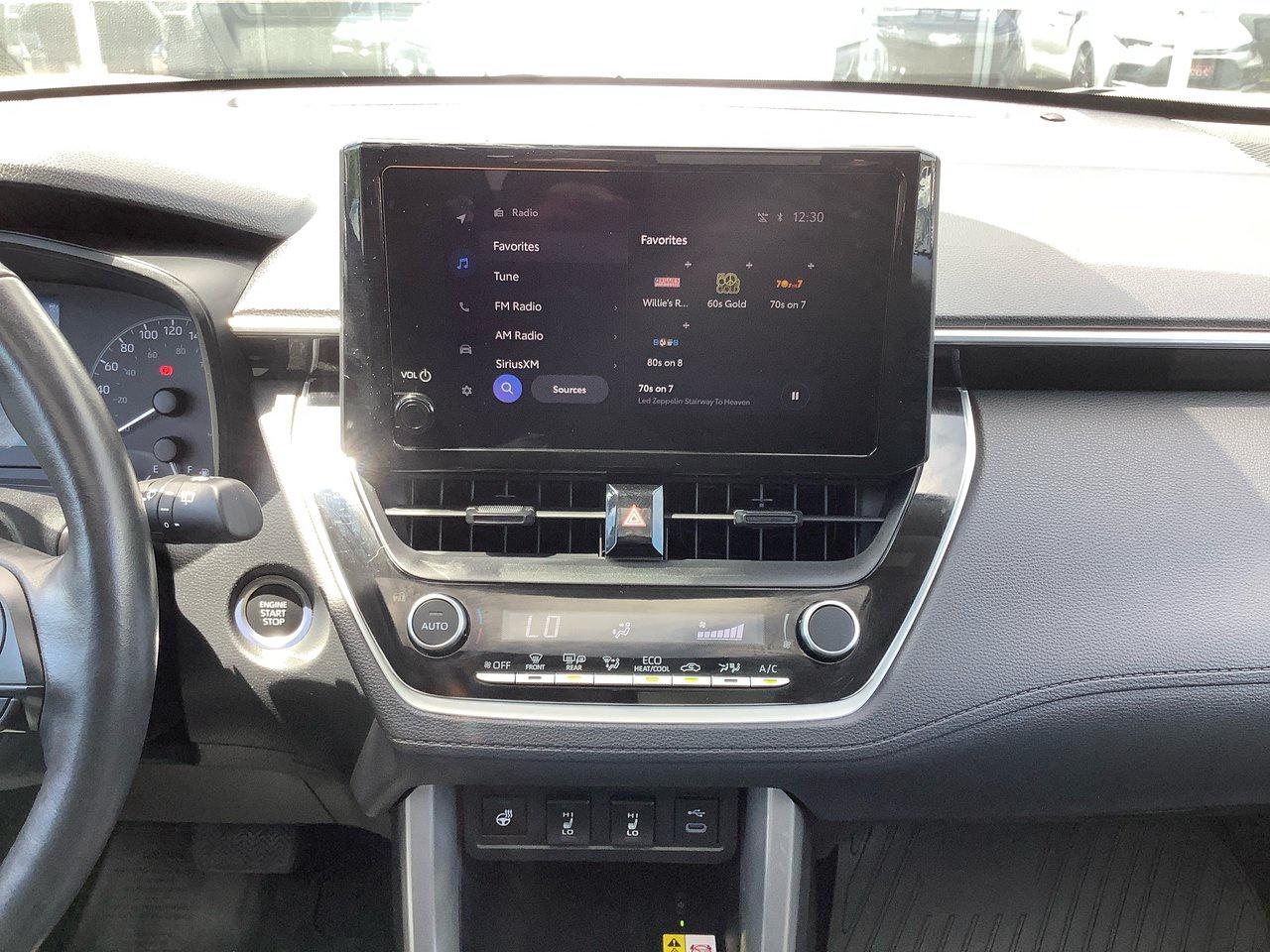 2023 Toyota Corolla Cross LE Photo