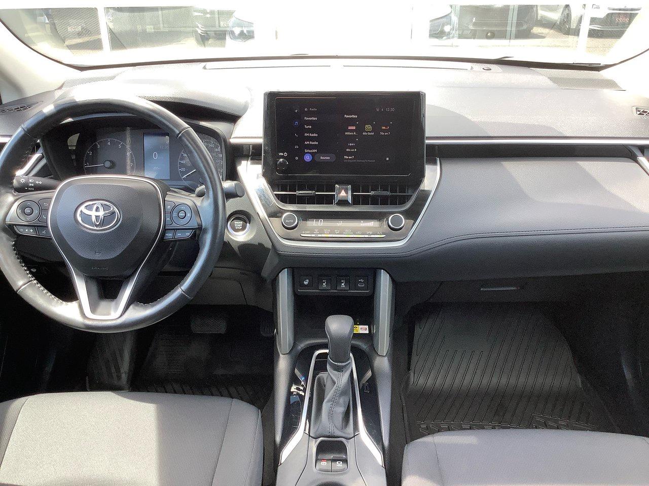 2023 Toyota Corolla Cross LE Photo