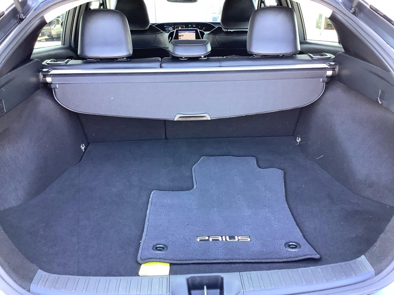 2020 Toyota Prius TECH Photo