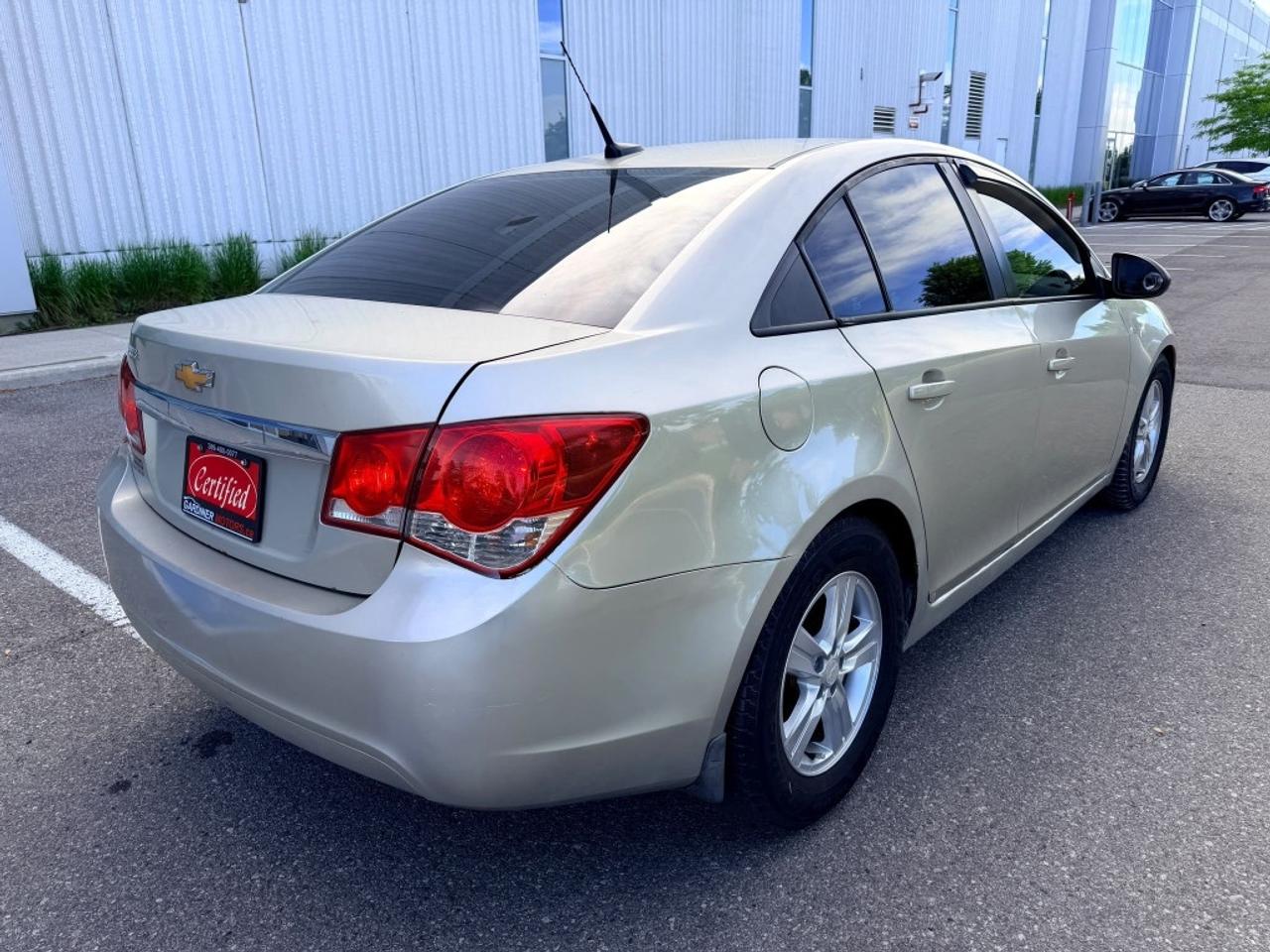 2013 Chevrolet Cruze LS Auto 4dr Sedan Automatic Photo4