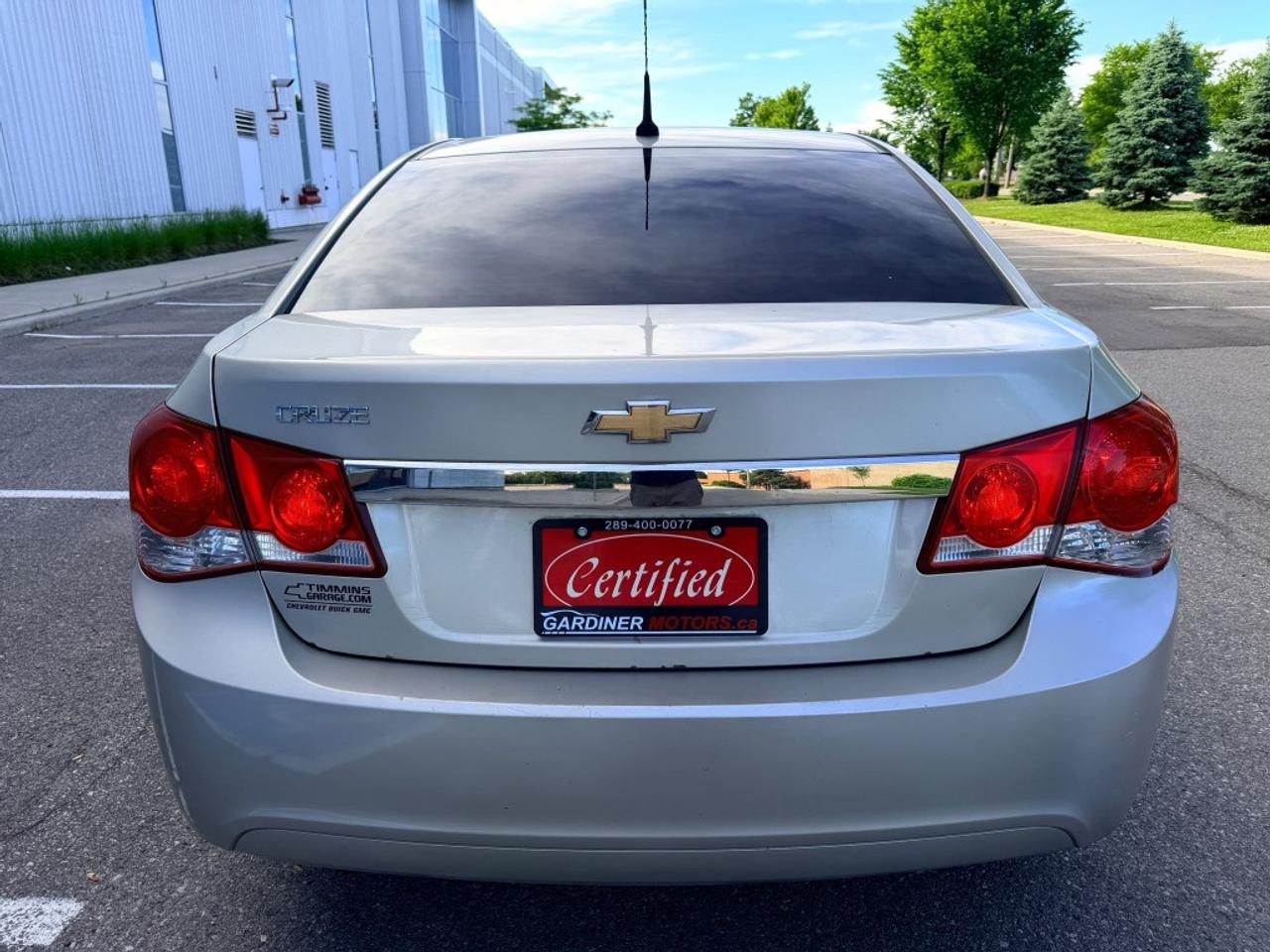 2013 Chevrolet Cruze LS Auto 4dr Sedan Automatic Photo3