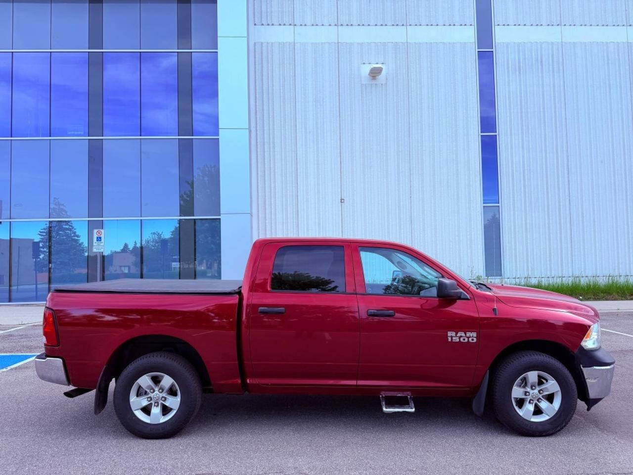 2014 RAM 1500 4WD 6CYL Automatic Photo