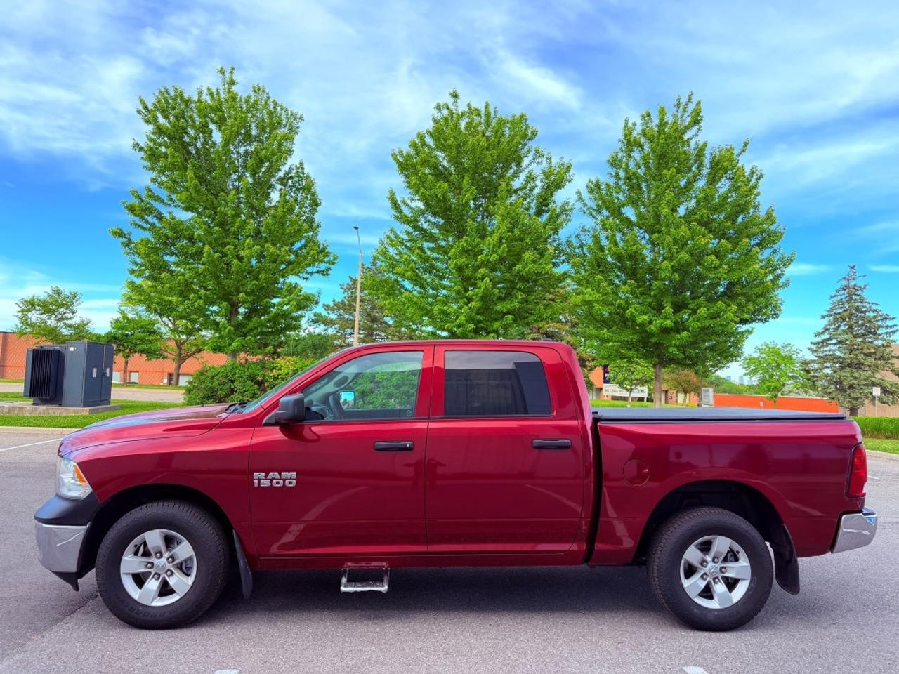 2014 RAM 1500 4WD 6CYL Automatic Photo