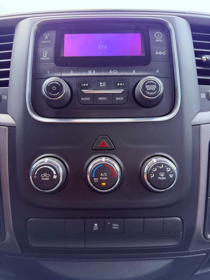 2014 RAM 1500 4WD 6CYL Automatic Photo