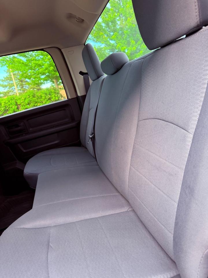 2014 RAM 1500 4WD 6CYL Automatic Photo