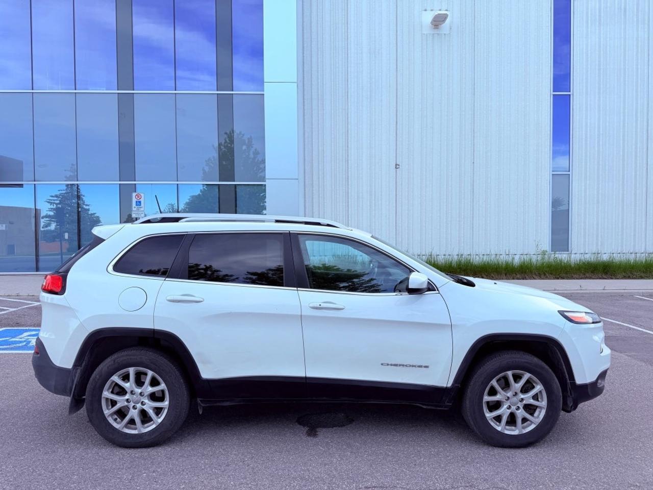 2017 Jeep Cherokee 4WD 4dr North Photo