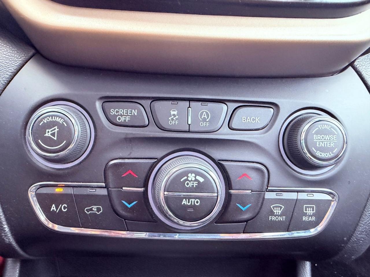 2017 Jeep Cherokee 4WD 4dr North Photo
