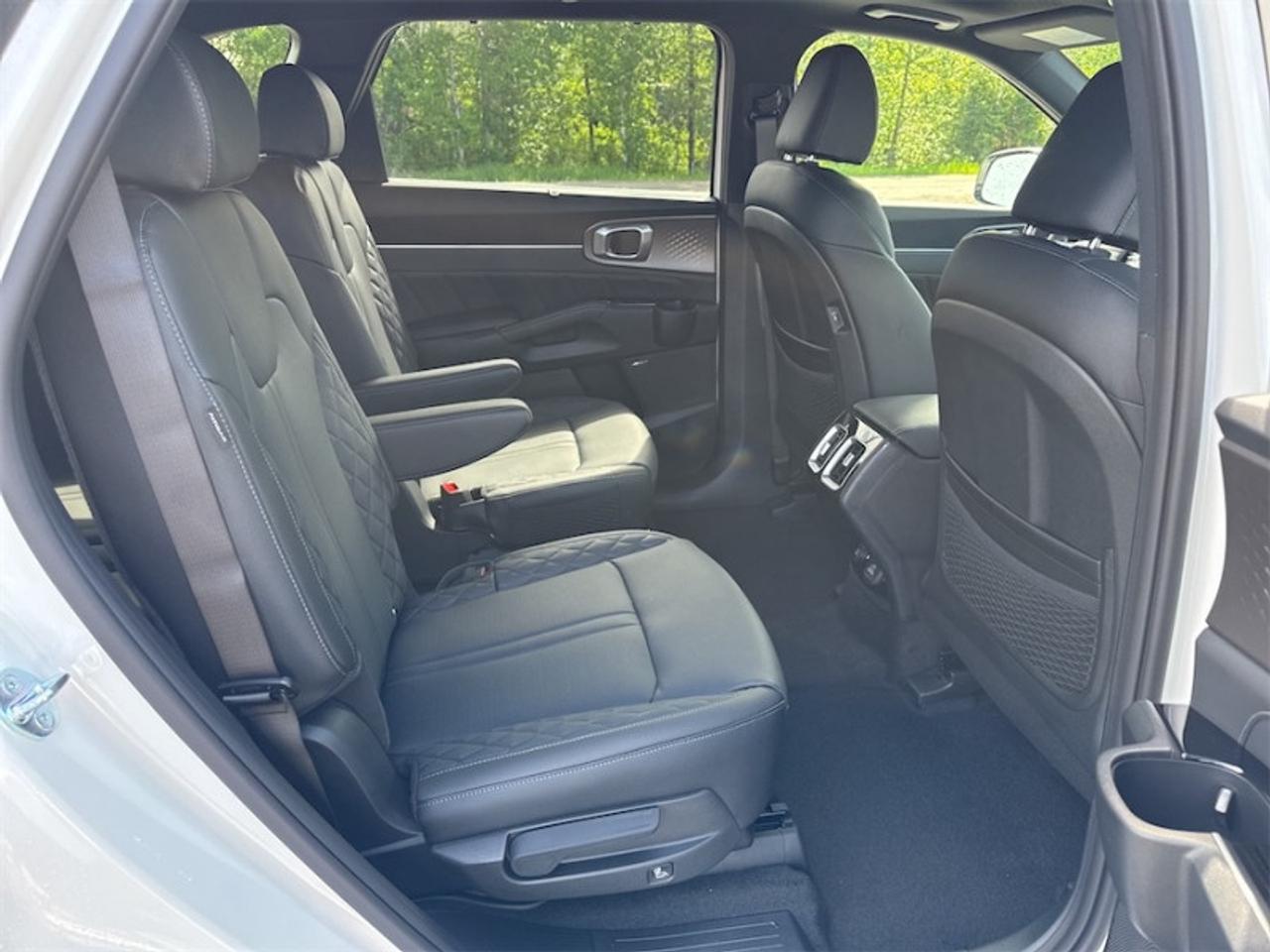 2026 Kia Sorento Hybrid SX  Panoramic Sunroof - $403 B/W Photo