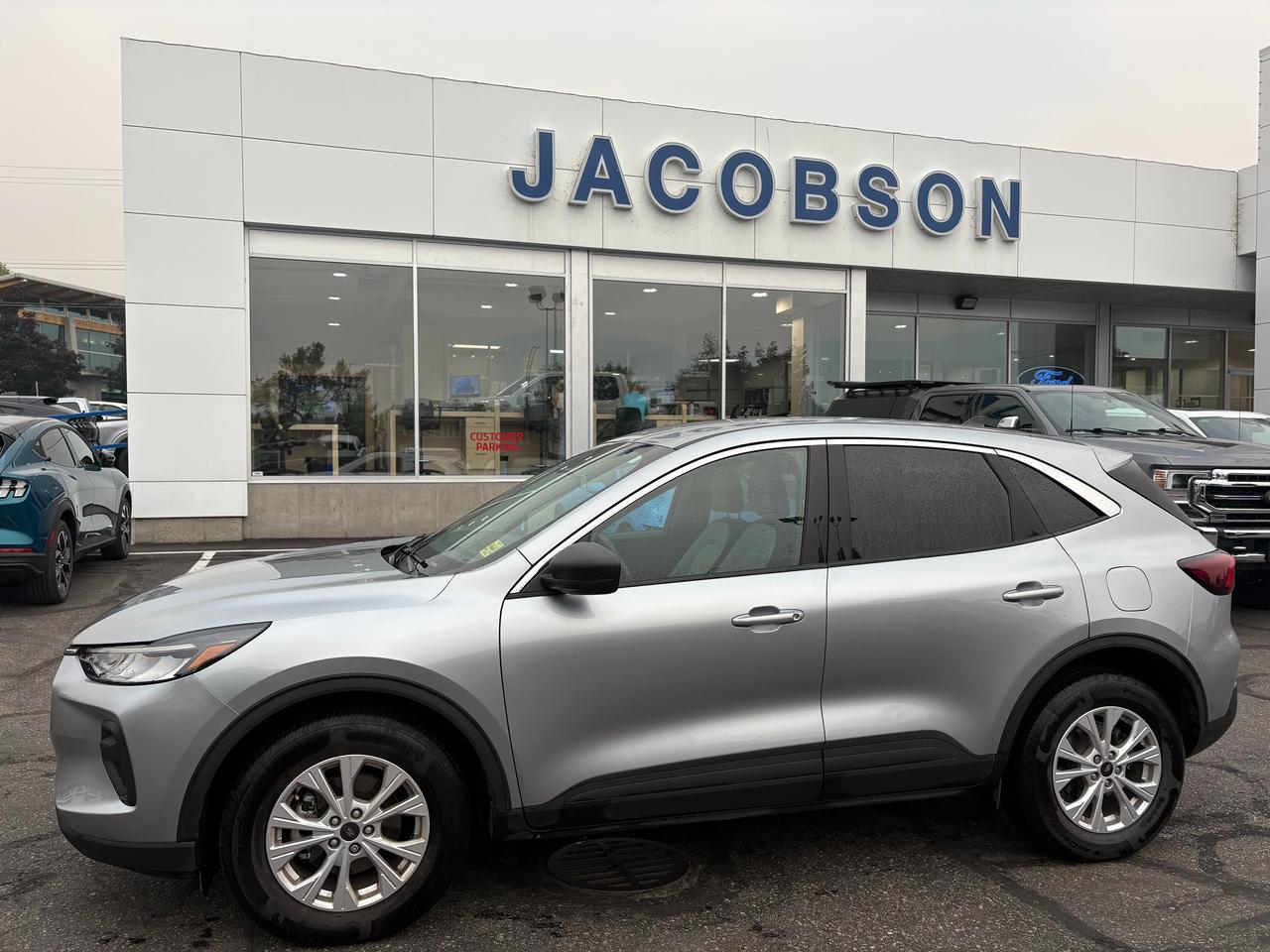 2023 Ford Escape Active Photo1