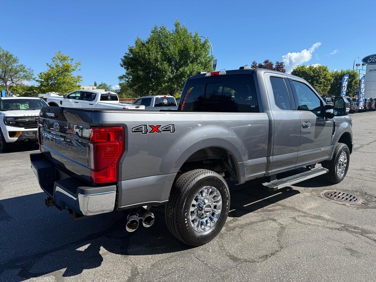2022 Ford F-250 Super Duty SRW Lariat Photo4