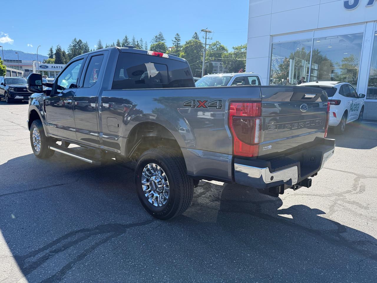 2022 Ford F-250 Super Duty SRW Lariat Photo2